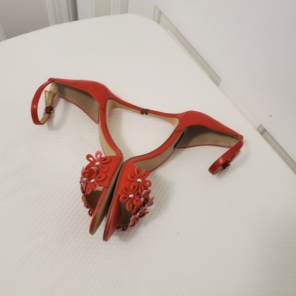 EUC G.I.L.I New York Red Floral Gliona Ankle Strap Heel Sandals Size 6, chic - Picture 8 of 9